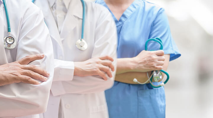 ト医師・看護師による施術・ケア